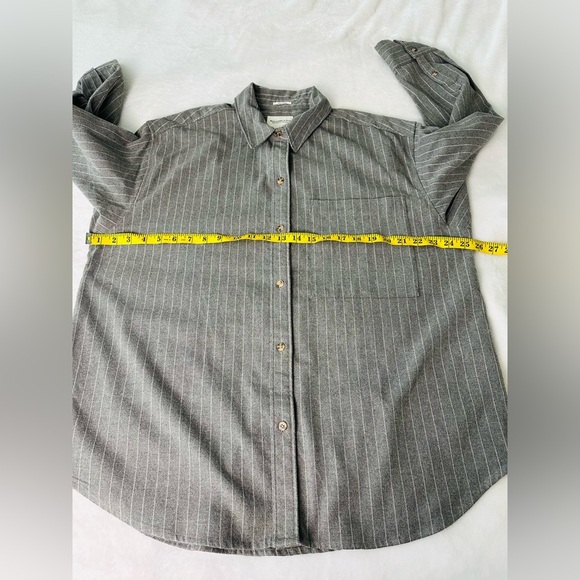 Abercrombie & Fitch Oversized Gray Striped Button-Up Shirt Size Large - Picture 5 of 7